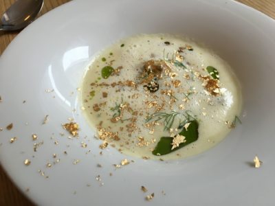 Suppe mit Goldstreusel